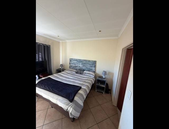 2 BEDROOM SECTIONAL TITLE RENTED IN SONNEVELD